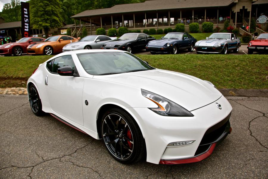  Nissan 370Z Nismo 2015 года  (US) (фото 9 из 62)